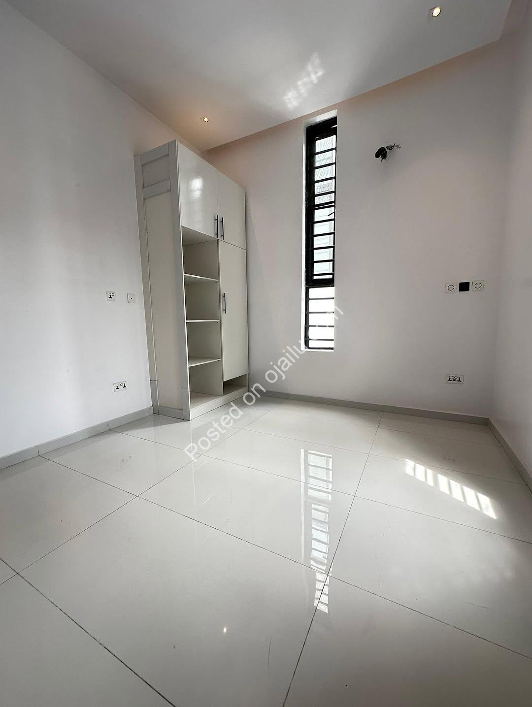 4-Bed Duplex with BQ in Chevron Lekki