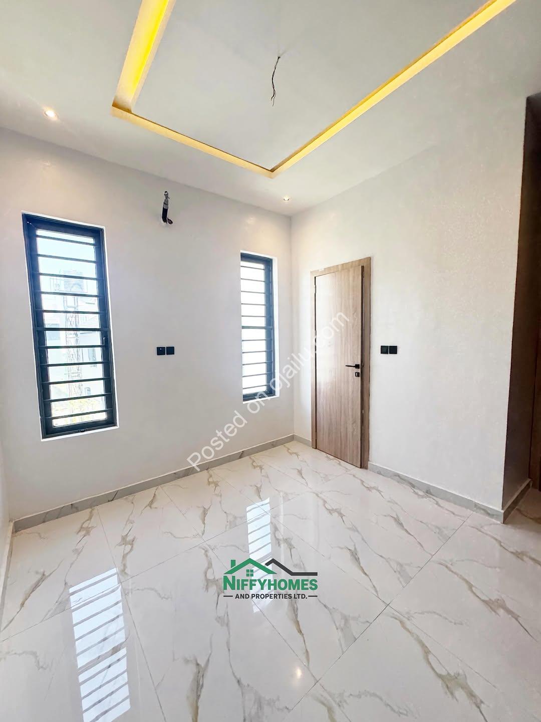 5-Bed Duplex in Ajah: Pool & Premium Finishes