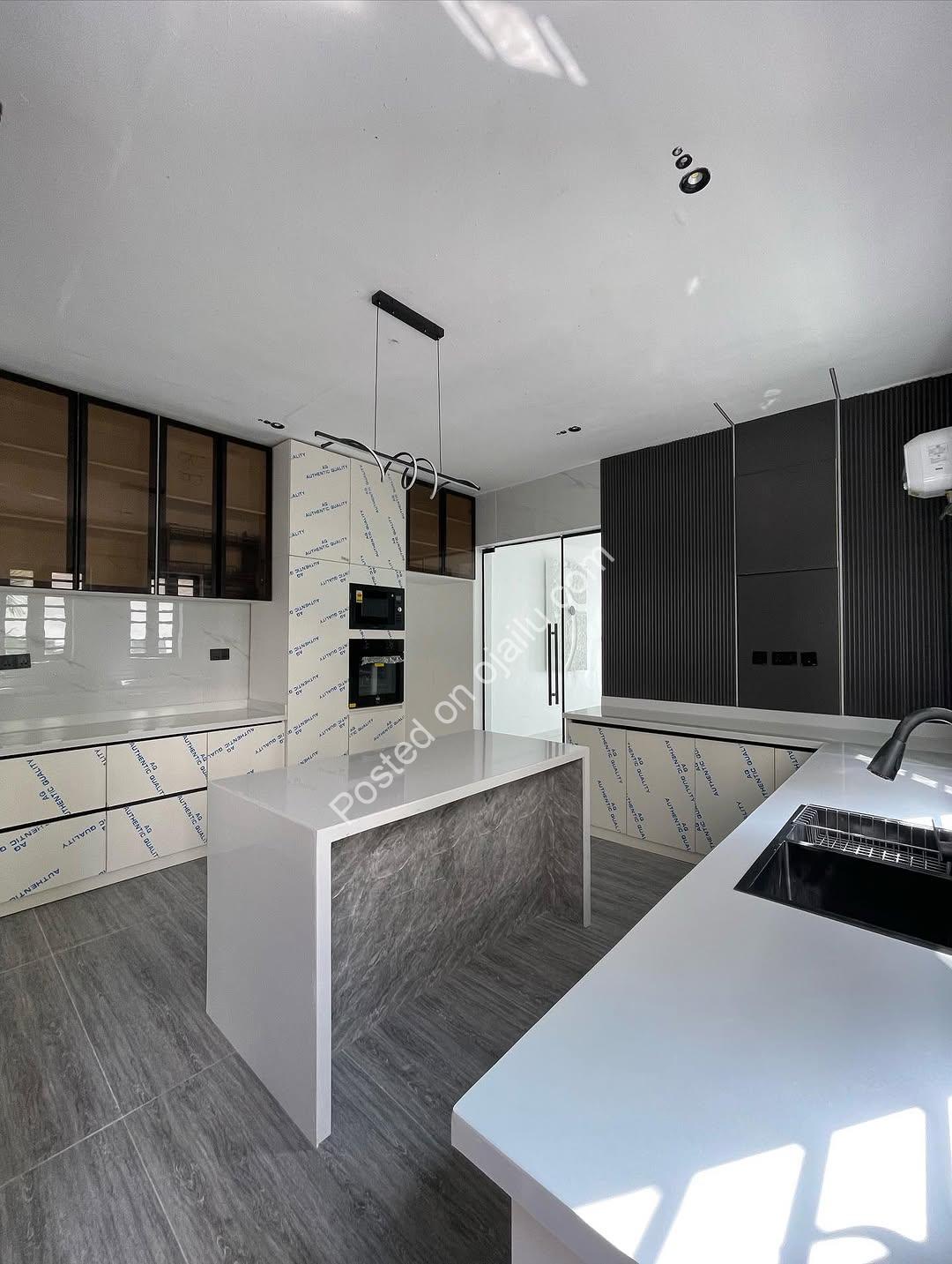 5-Bed Smart Home with BQ in VGC – N350M