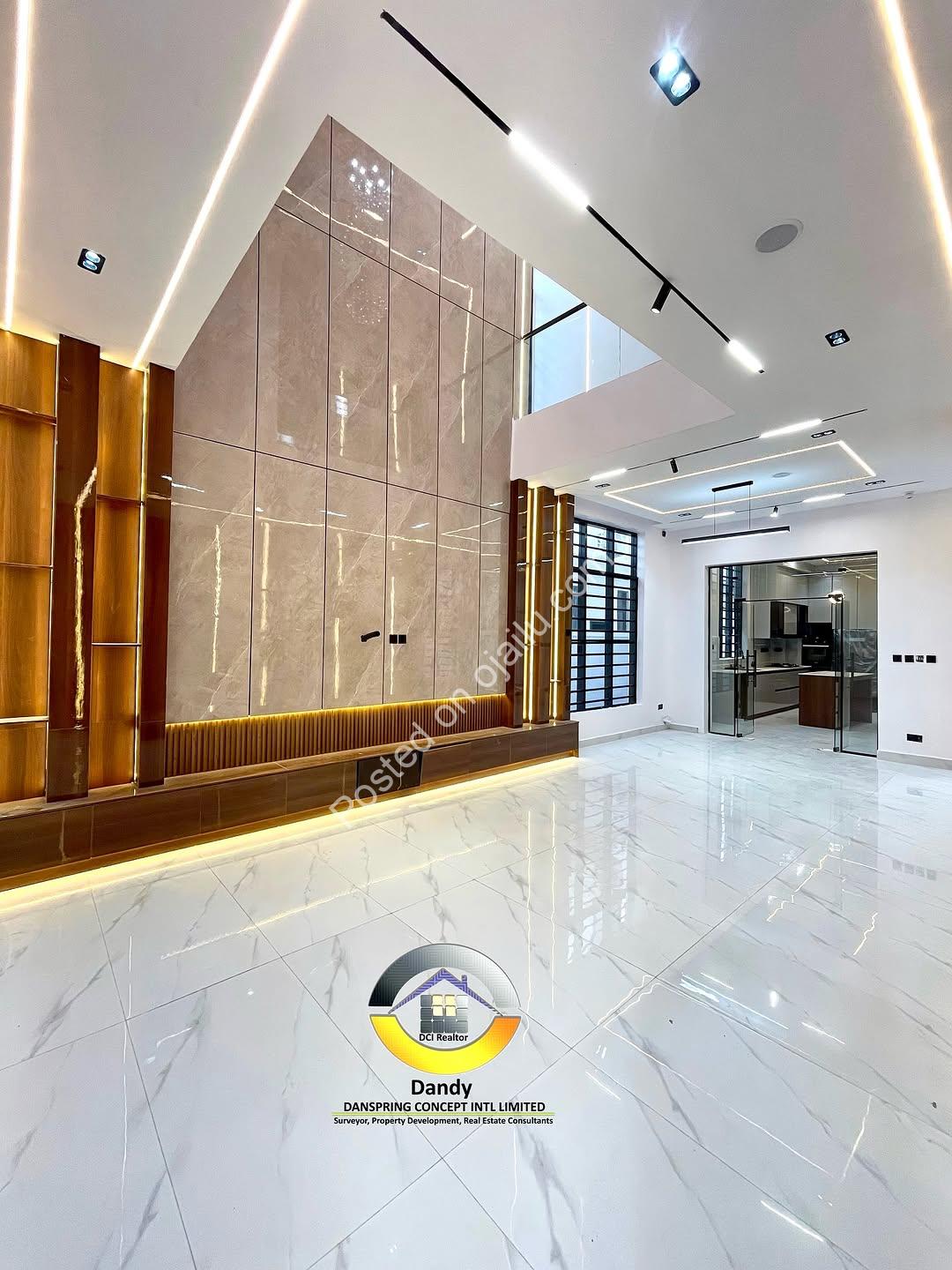 Ikota Showstopper: 5BR Duplex, Pool & Gym
