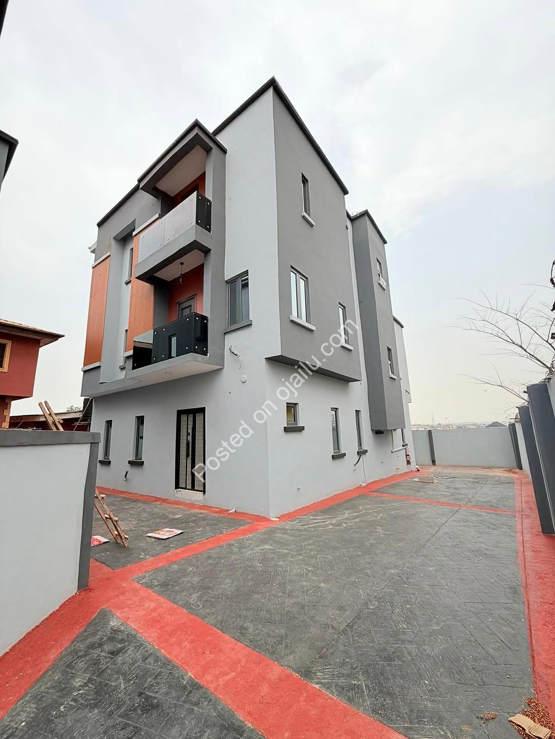Masterpiece in Magodo: 4-Bed En-suite Duplex + BQ