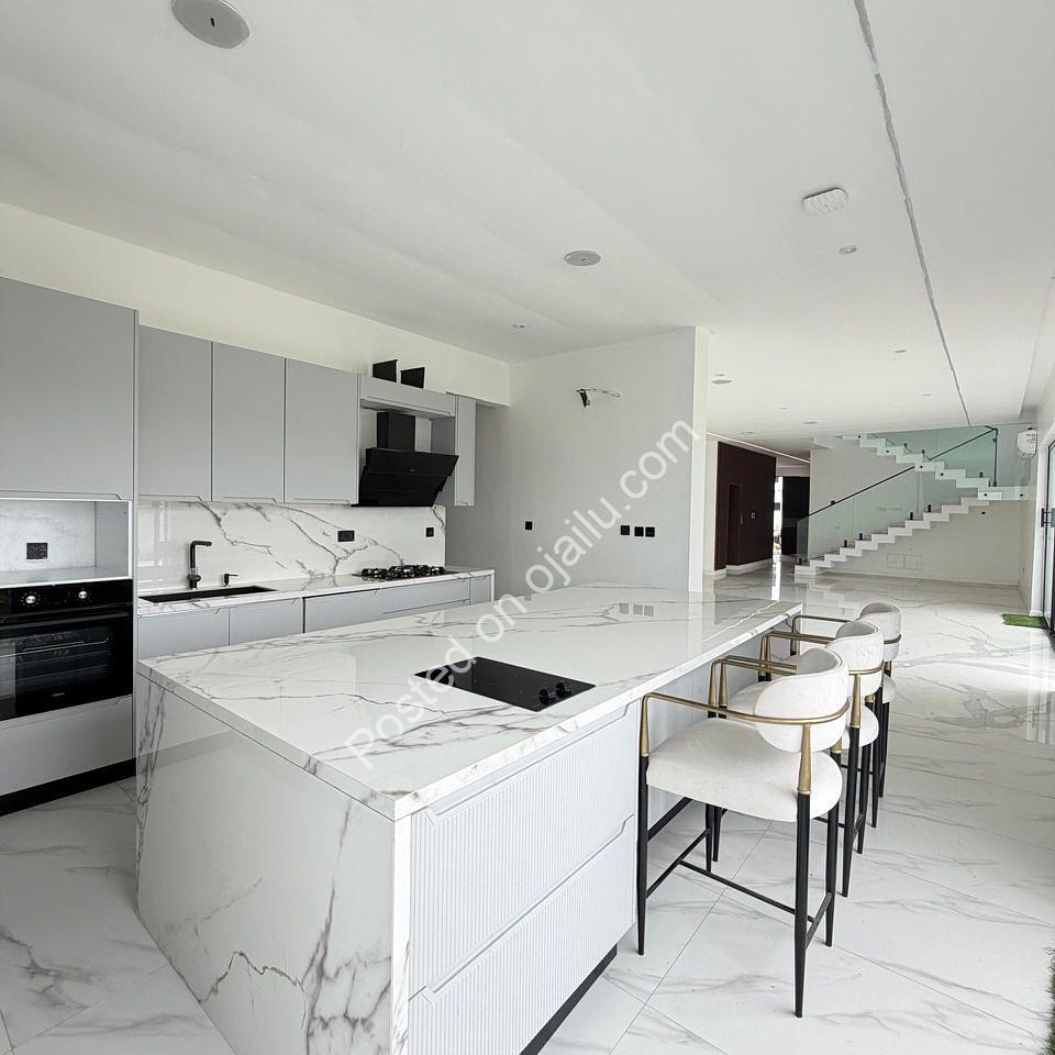 Brand New 5-Bed Duplex with Cinema & Pool in VGC