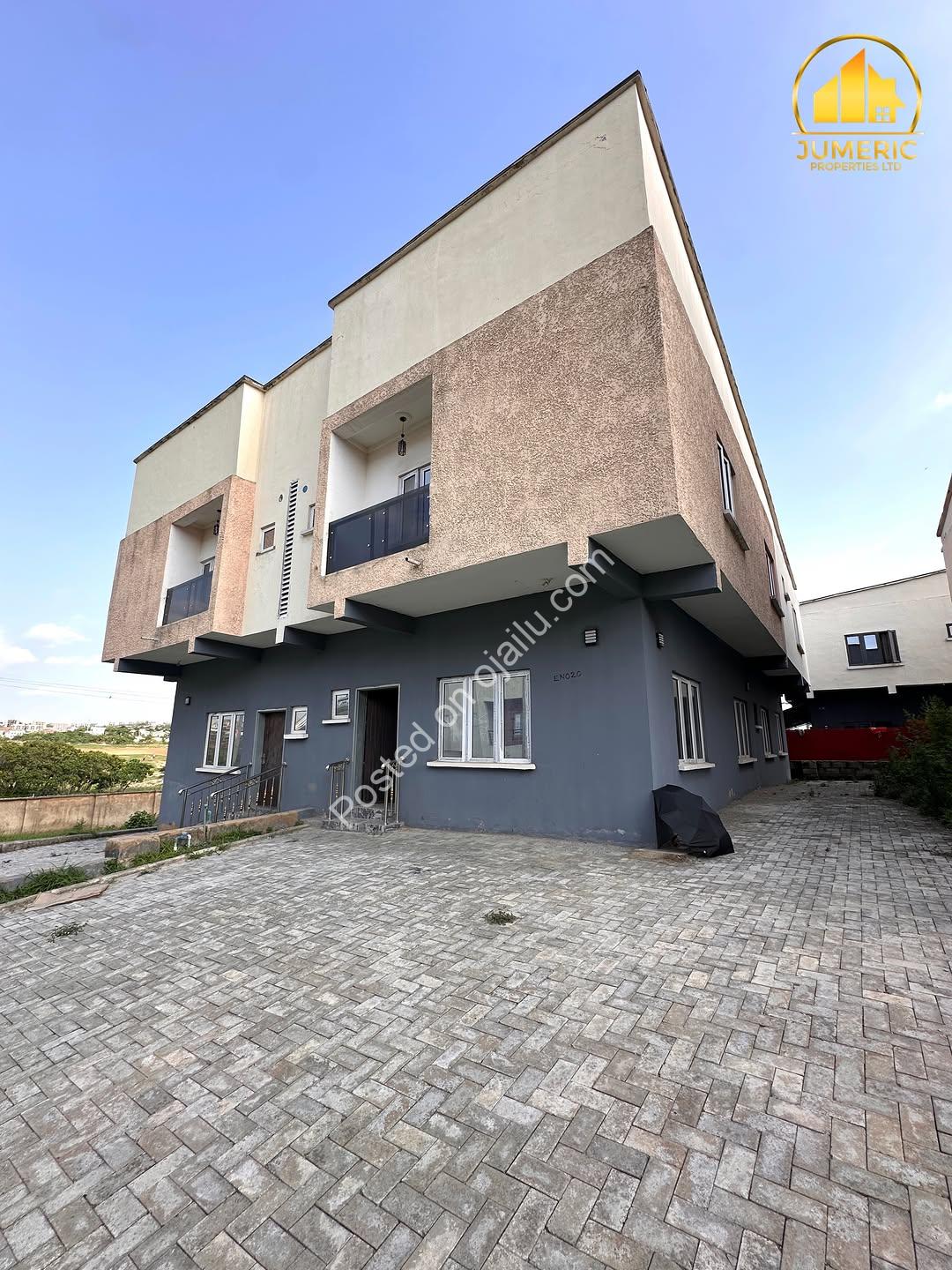 Brand New 4BR Duplex + BQ in Lifecamp Estate