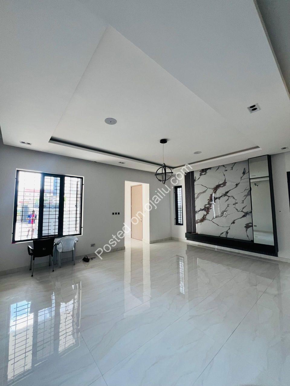 Elite 5-Bed Duplex with BQ in Secure Lekki Estate