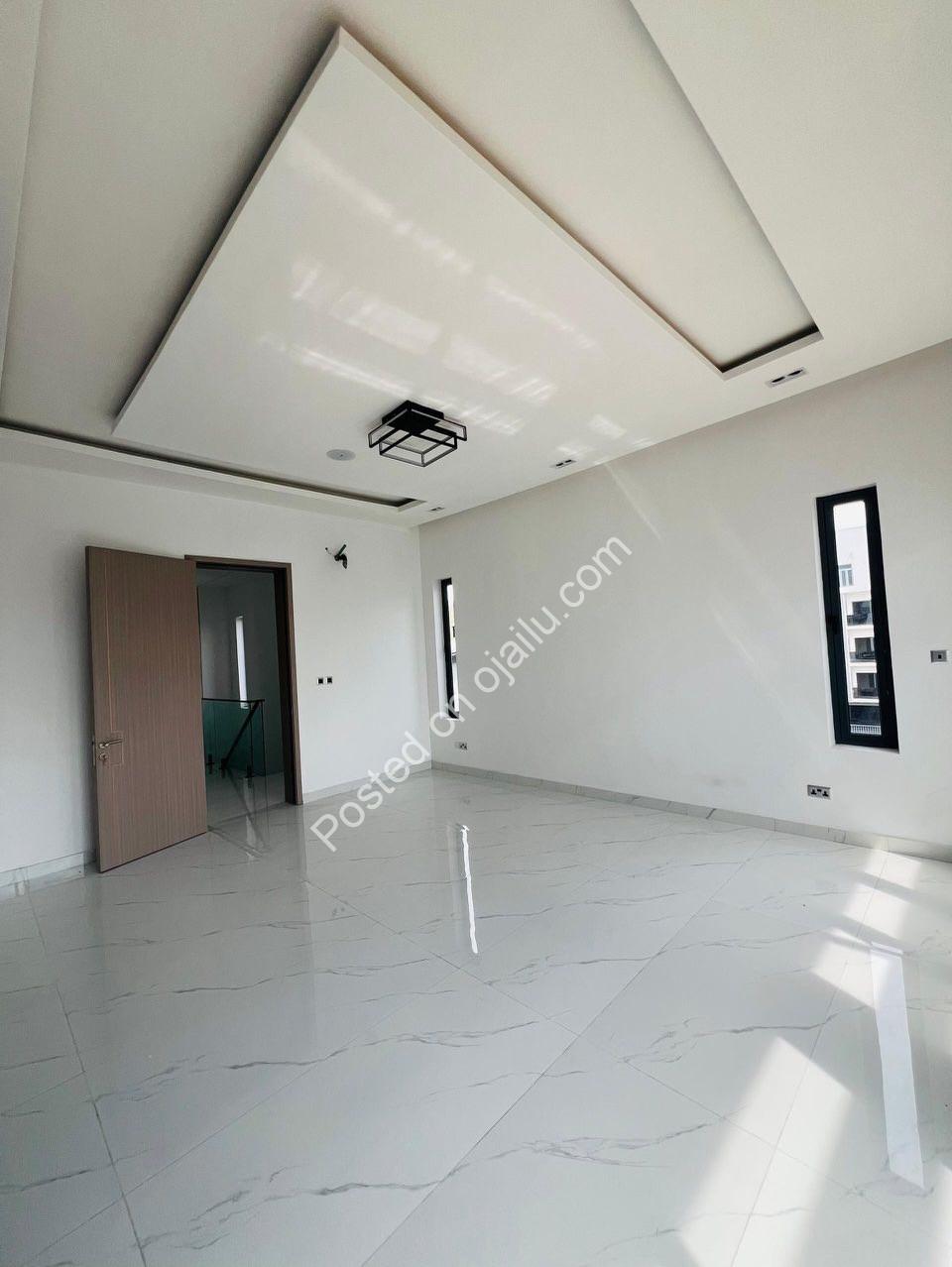 Elite 5-Bed Duplex with BQ in Secure Lekki Estate