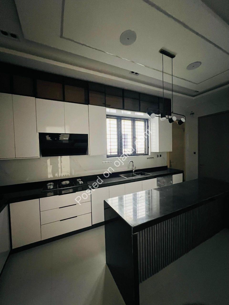 Elite 5-Bed Duplex with BQ in Secure Lekki Estate