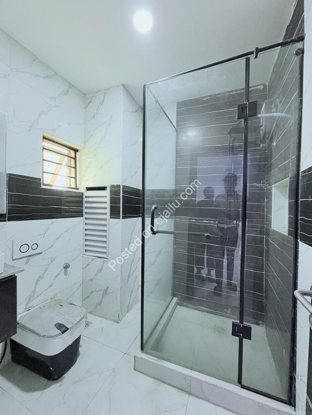 Ikate’s Finest: New 2BR with Pool & Gym