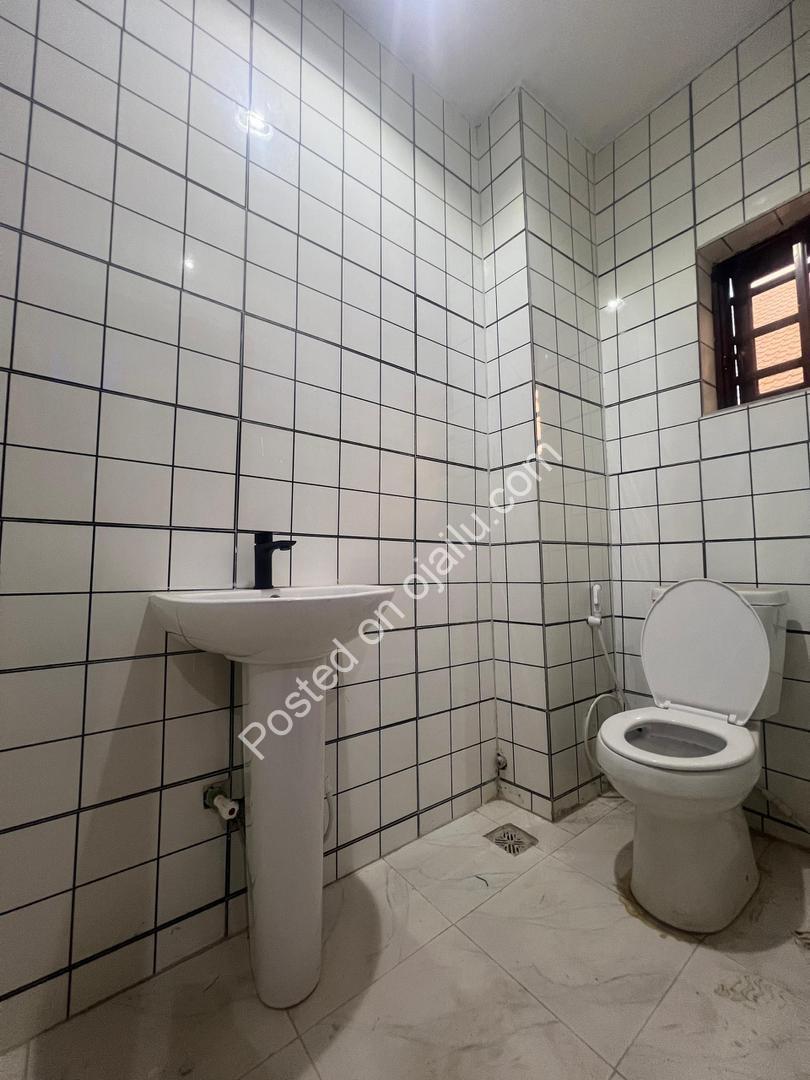 All-Ensuite 2BR Beauty Near Ikeja & Airport