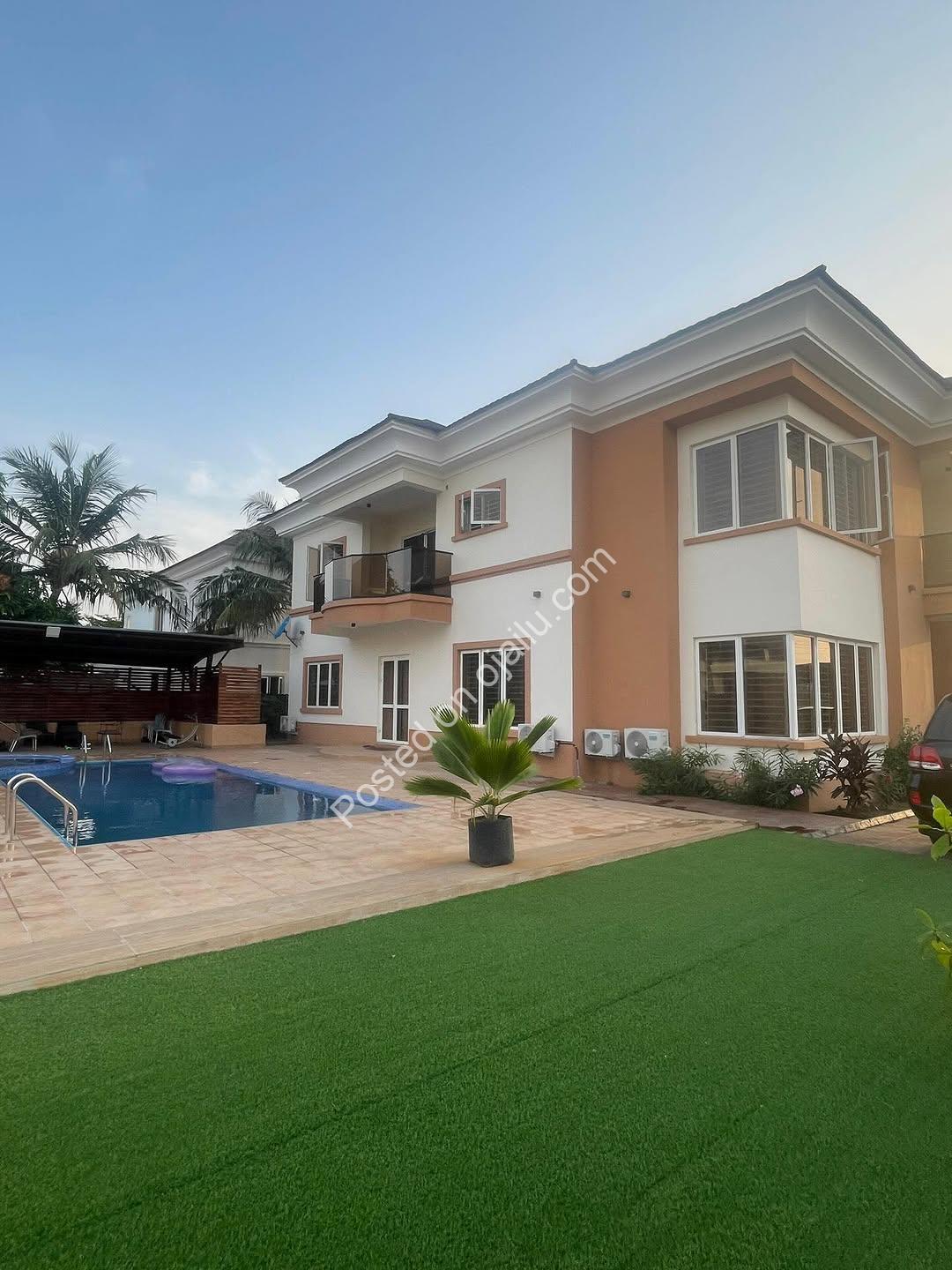 Stunning 5-Bed Mansion with Pool & Smart Home in Chevron
