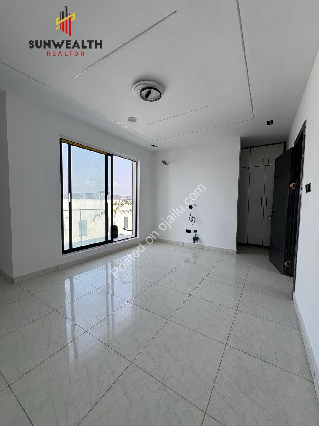 Your Dream Home Awaits: Brand-New 4-Bed Duplex with Pool in Orchid