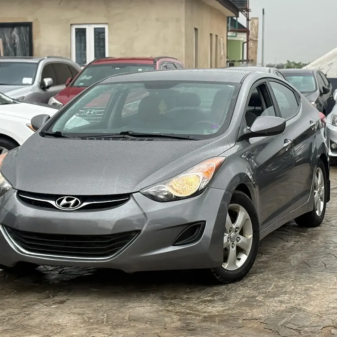 Clean Hyundai Elantra: Accident-Free & Ready for 2026!