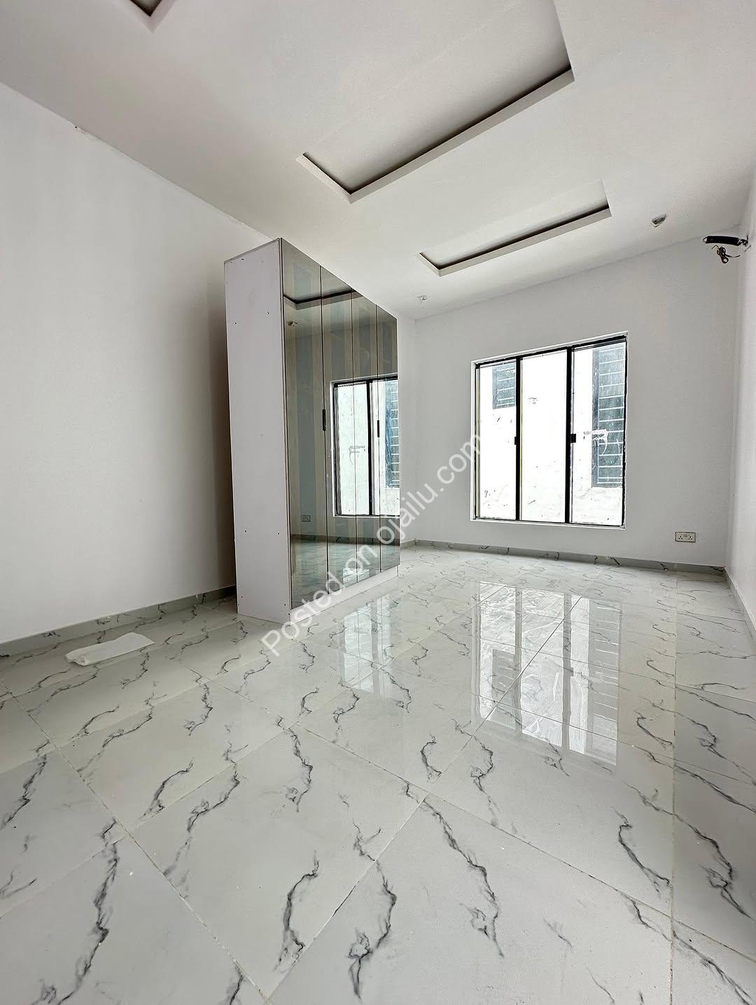 Chevron Smart Home: 4-Bed Fully Automated with Pool