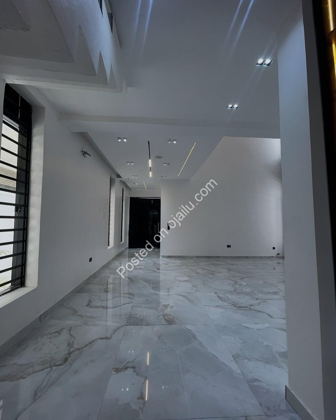Private Cinema, Pool & Rooftop Terrace Await You
