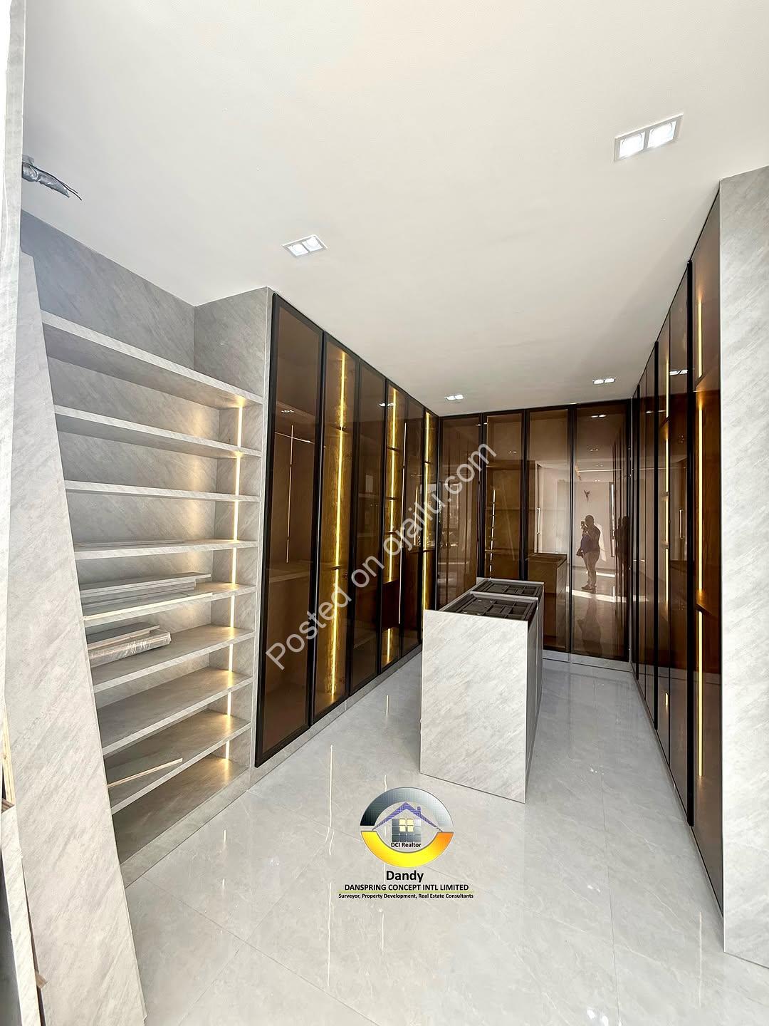 Ikoyi Smart Duplex: Pool, Cinema & Rooftop Terrace