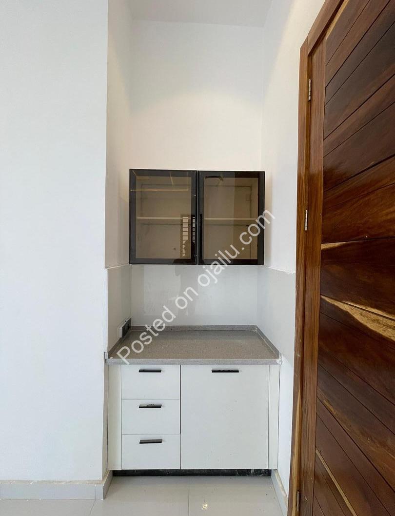 Stunning 5-Bed Duplex with Pool in Ikota