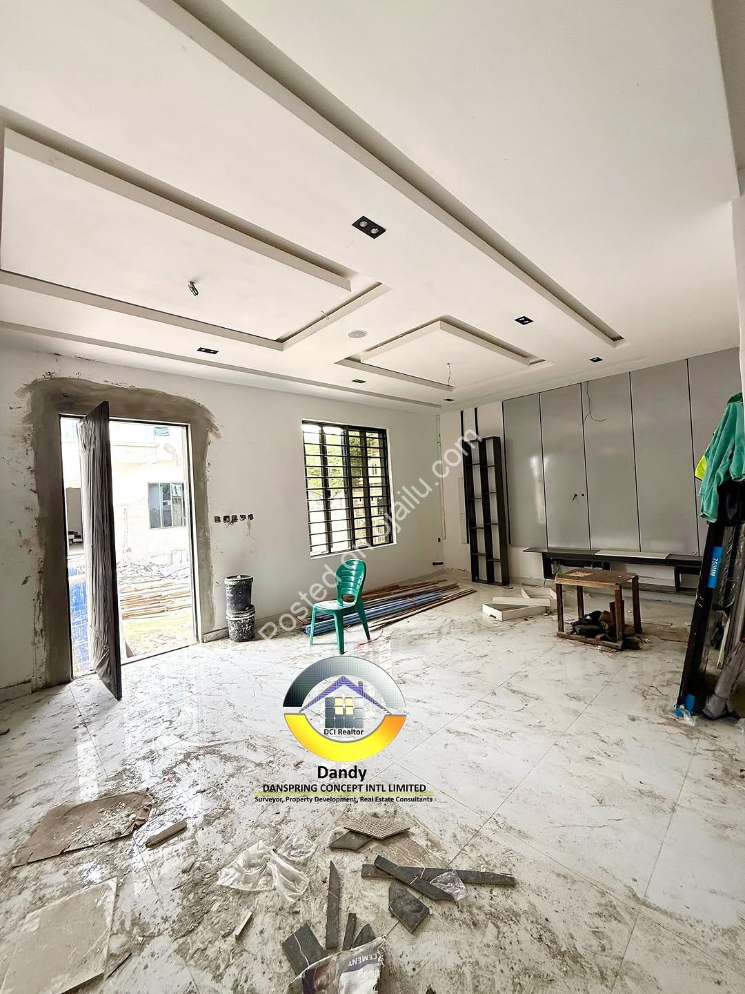 Contemporary 4-Bed Duplex with Bluetooth Speakers & Pendant Lights