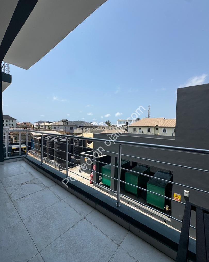 Spacious 3-Bed Lekki Home – Prime Orchid Road!