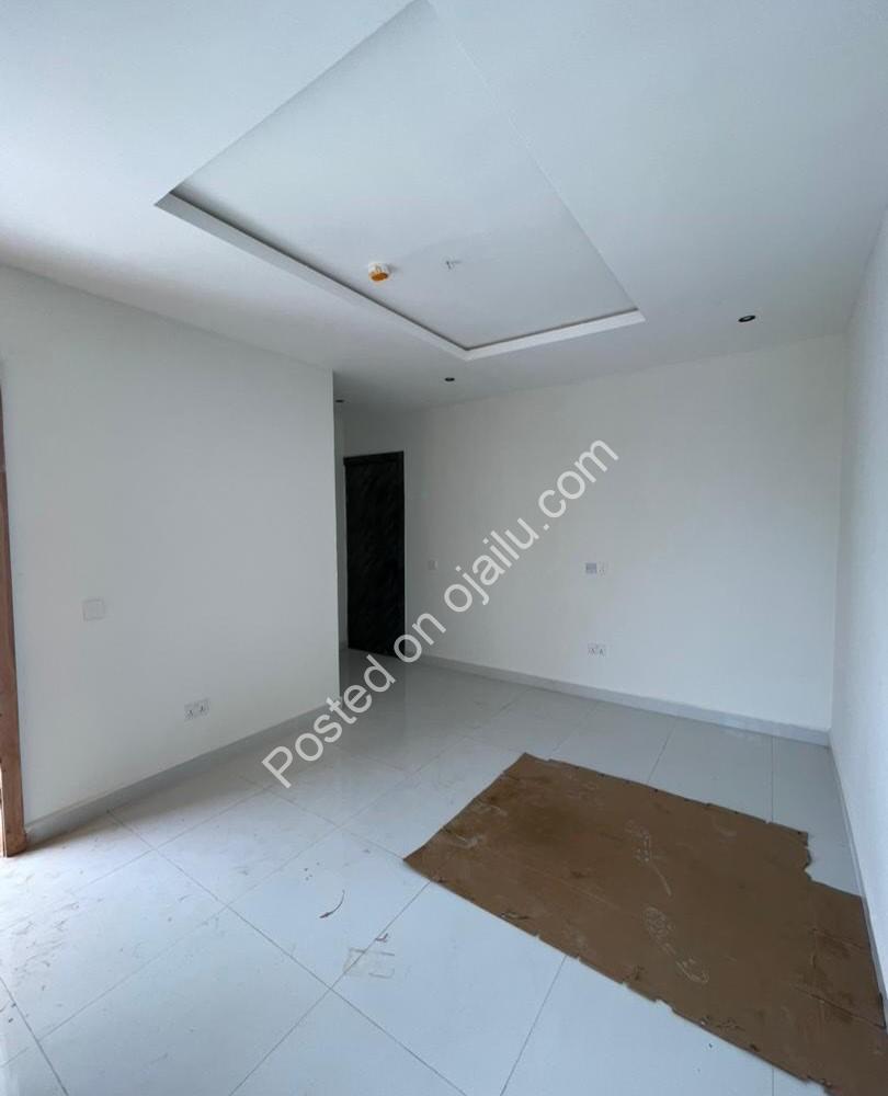 4-Bed Detached Duplex: Move-In Ready Perfection