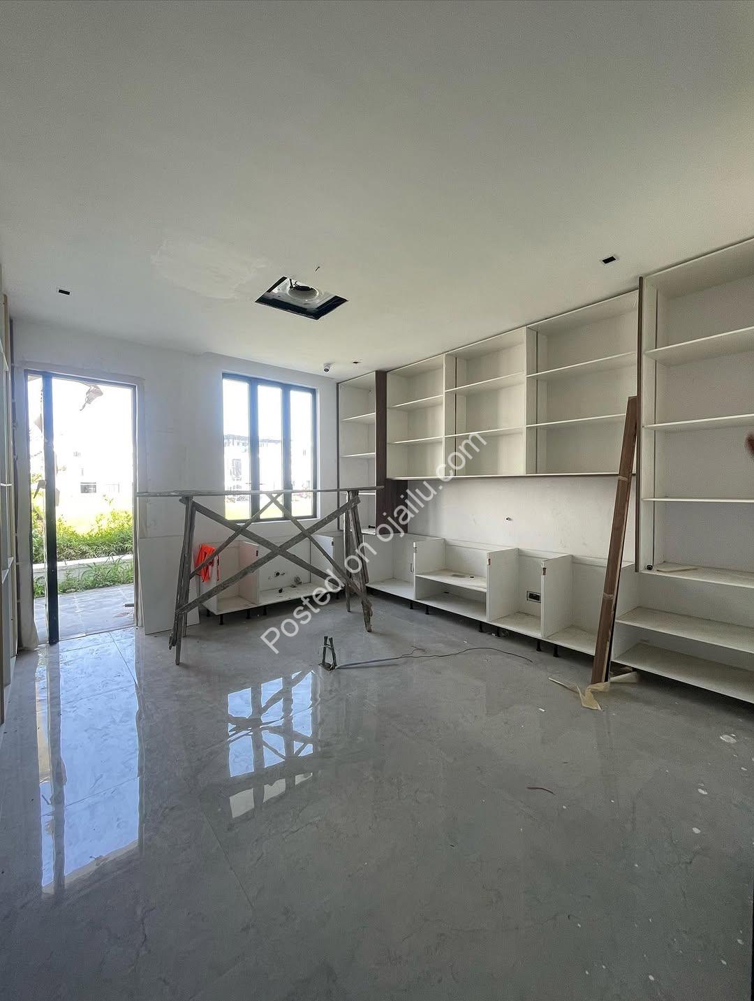 Cowrie Creek Gem: 5-Bed Duplex with Pool & Cinema