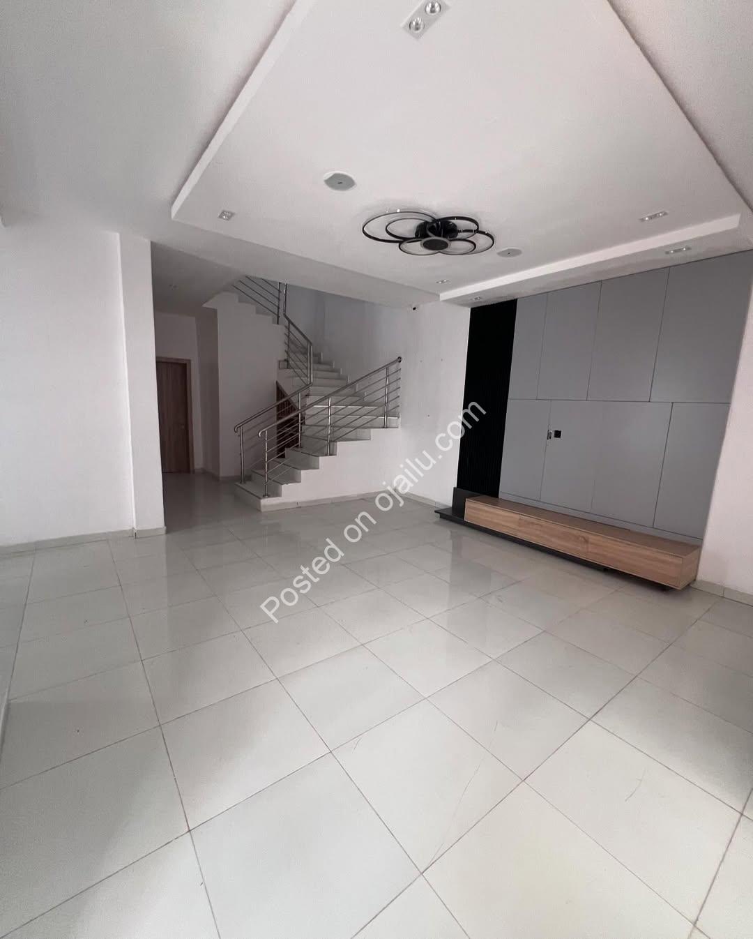 4 BEDROOM SEMI DETACHED DUPLEX