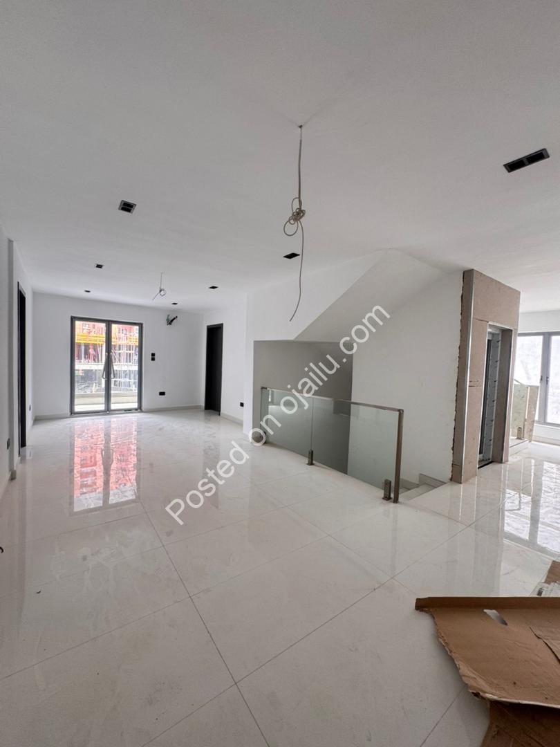Private Elevator & Rooftop Luxury Await in Banana Island
