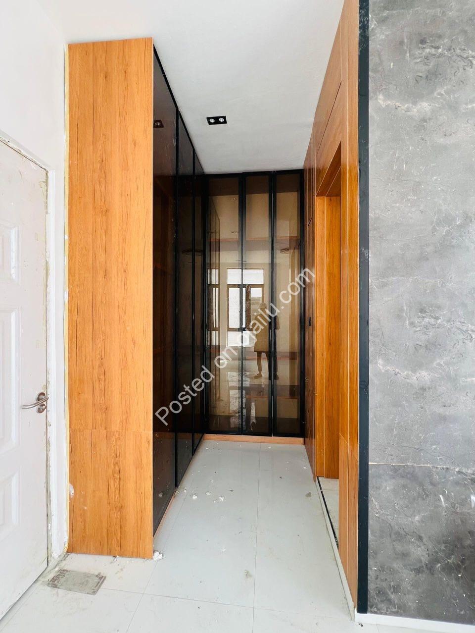 Ikota 4-Bed Haven: Ensuite Luxury, 200M