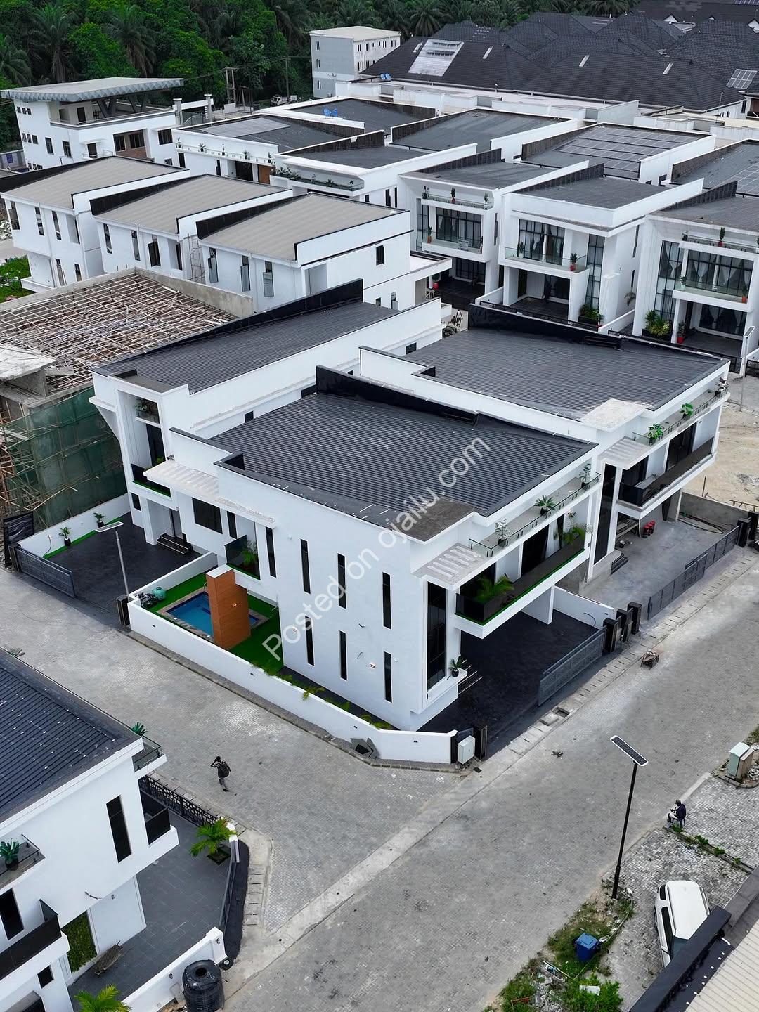 5-Bed Detached Duplex: Pool, Gym & Premium Finishes