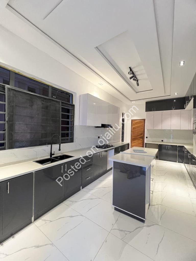 Orchid Masterpiece: 5-Bed Smart Home with Cinema & Pool
