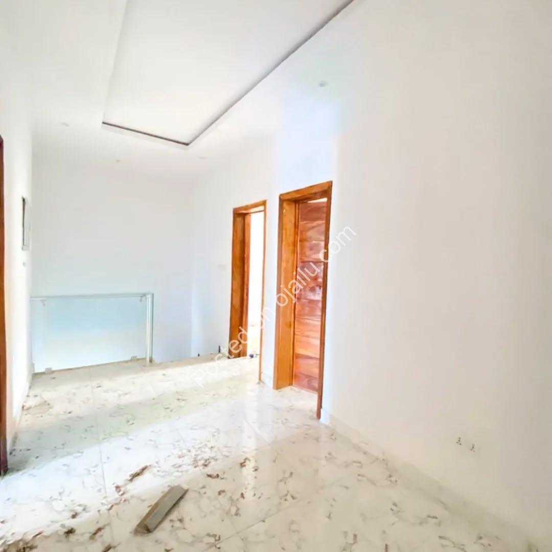 Orchid Lekki 4BR: Premium Terrace Living, ₦8M/Year. Inquire Now!