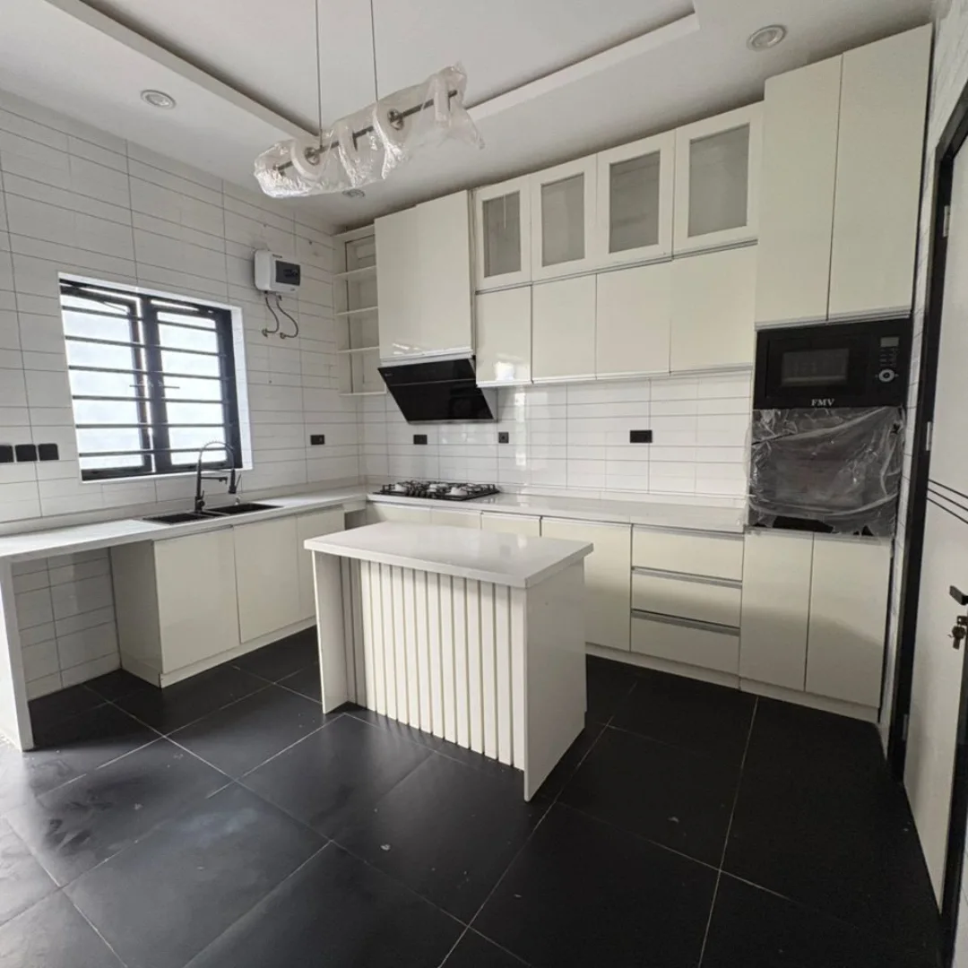 18hrs Power, 4-Bed Duplex with BQ in Orchid Lekki