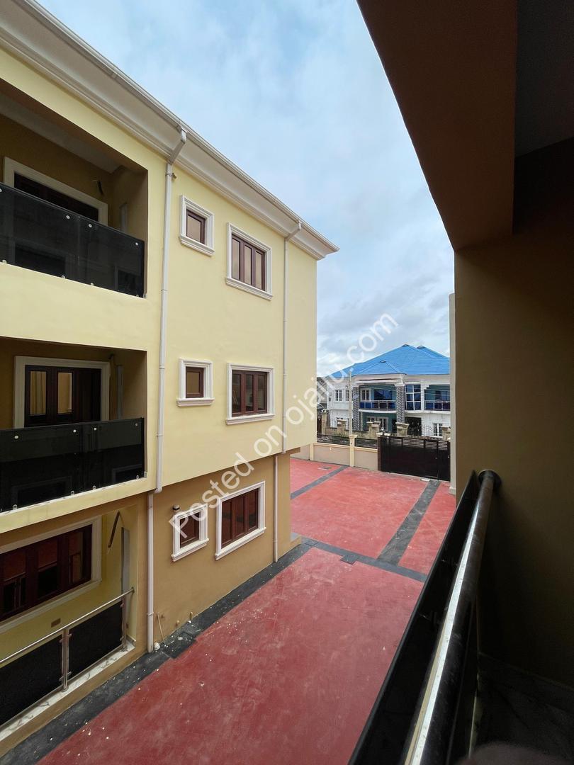 All-Ensuite 2BR Beauty Near Ikeja & Airport