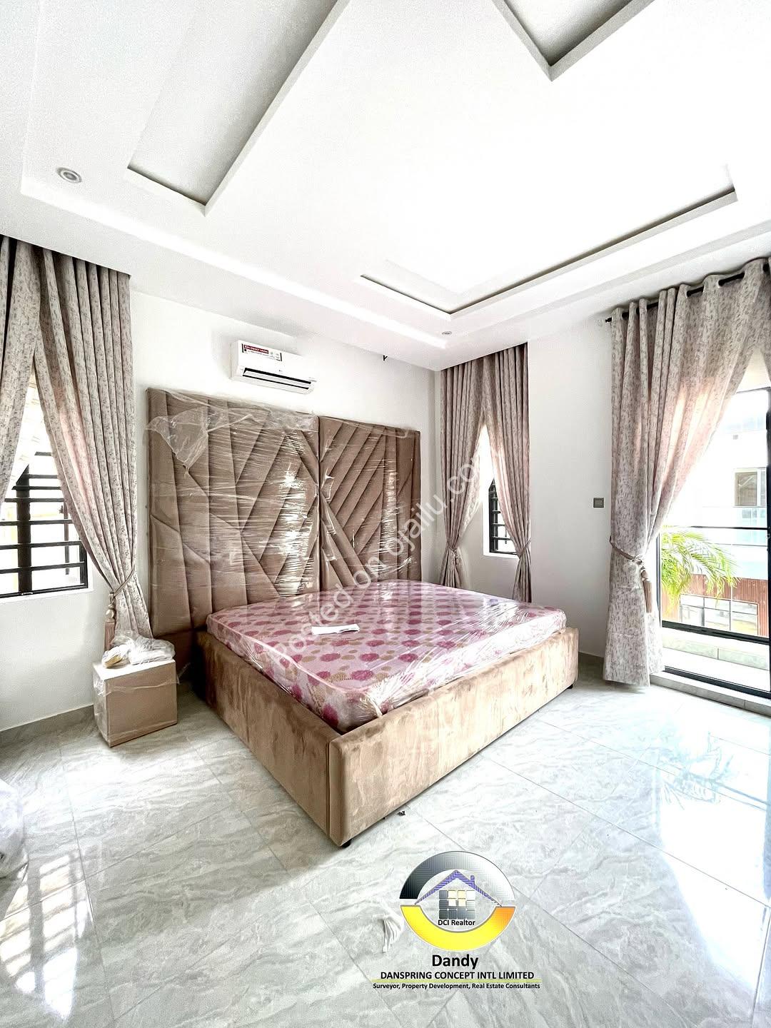 Modern 3BR Duplex with Bluetooth Sound System