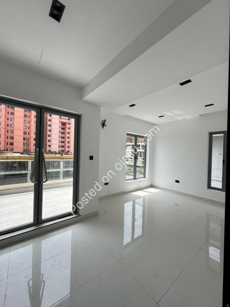 Private Elevator & Rooftop Luxury Await in Banana Island