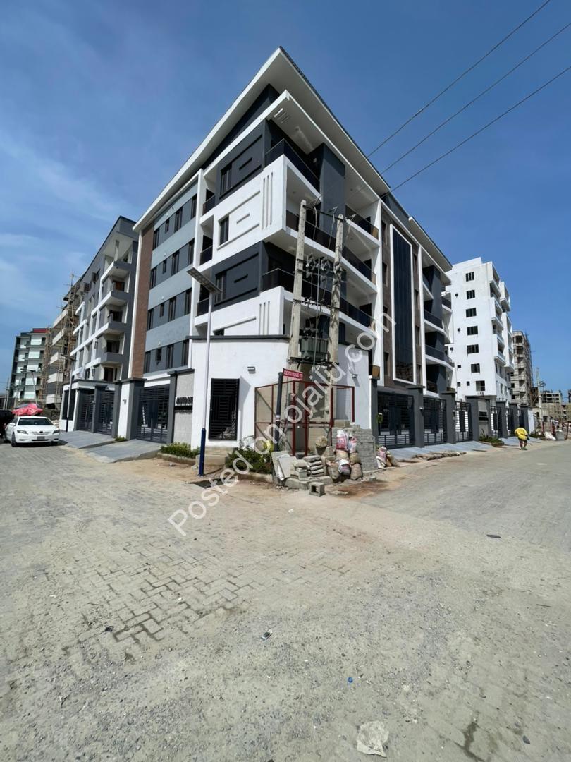 Stunning 4-Bed Lekki Home with Cinema