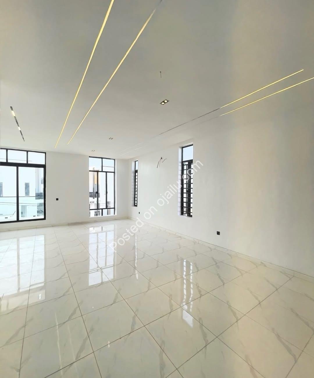 Invest ₦15M Monthly: Ikota 4-Bed with Pool & Jacuzzi
