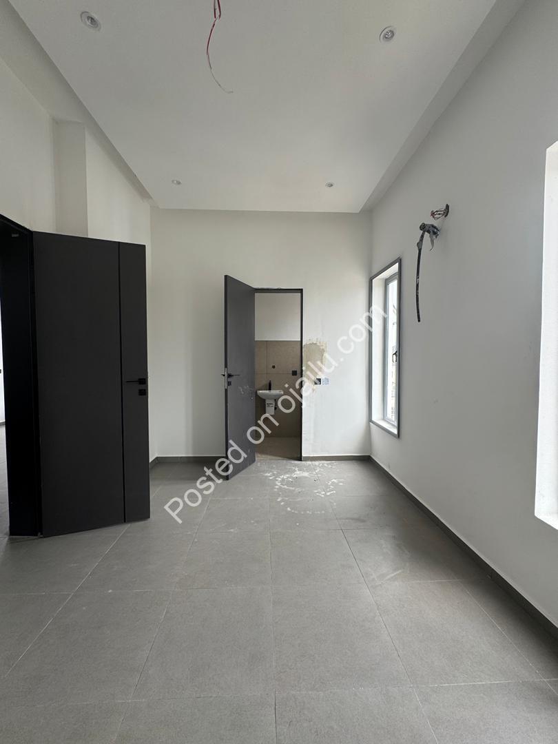Prime 3-4BR Terrace Duplexes with BQ in Lekki Phase 1