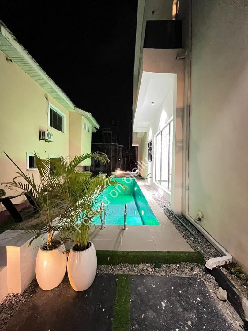 Orchid’s Finest: 5-Bed Smart Home with Cinema & Pool