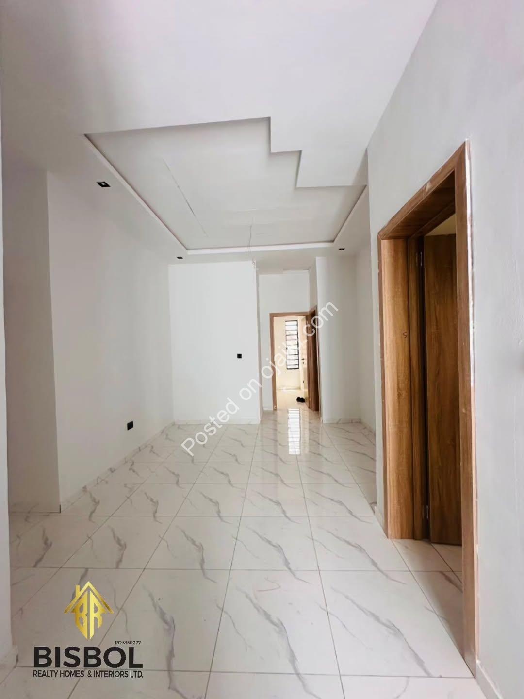 ✨ Move-In Ready: 4/5BR Duplex in Gated Estate