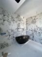 Cowrie Creek Gem: 5-Bed Duplex with Pool & Cinema