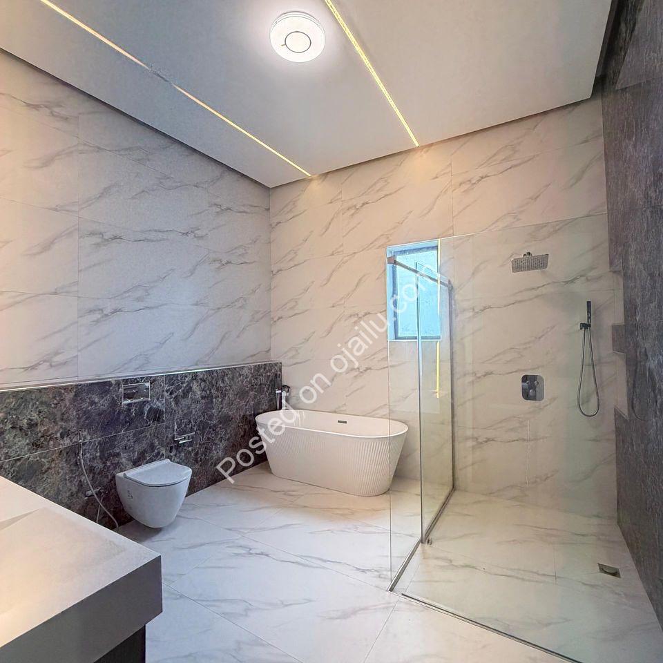 Brand New 5-Bed Duplex with Cinema & Pool in VGC