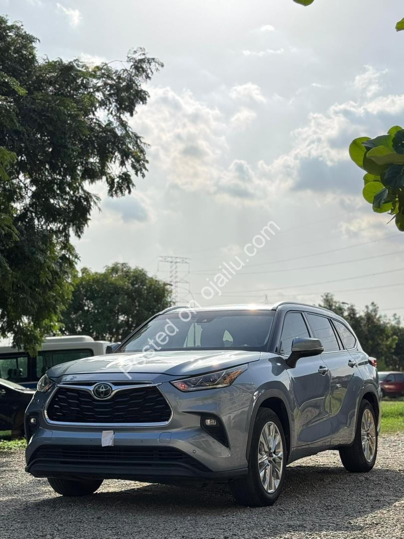 2020 Toyota Highlander: Luxury & Safety, Duty Paid in Abuja