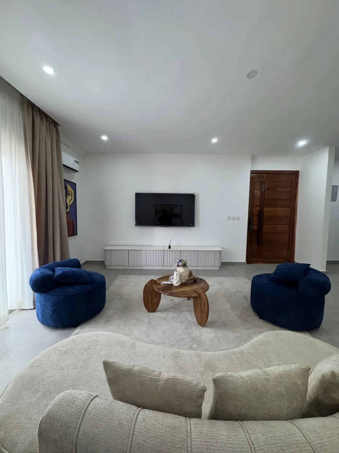 Ikate Elegance: New 2 & 3 Bed with Pool & Elevator
