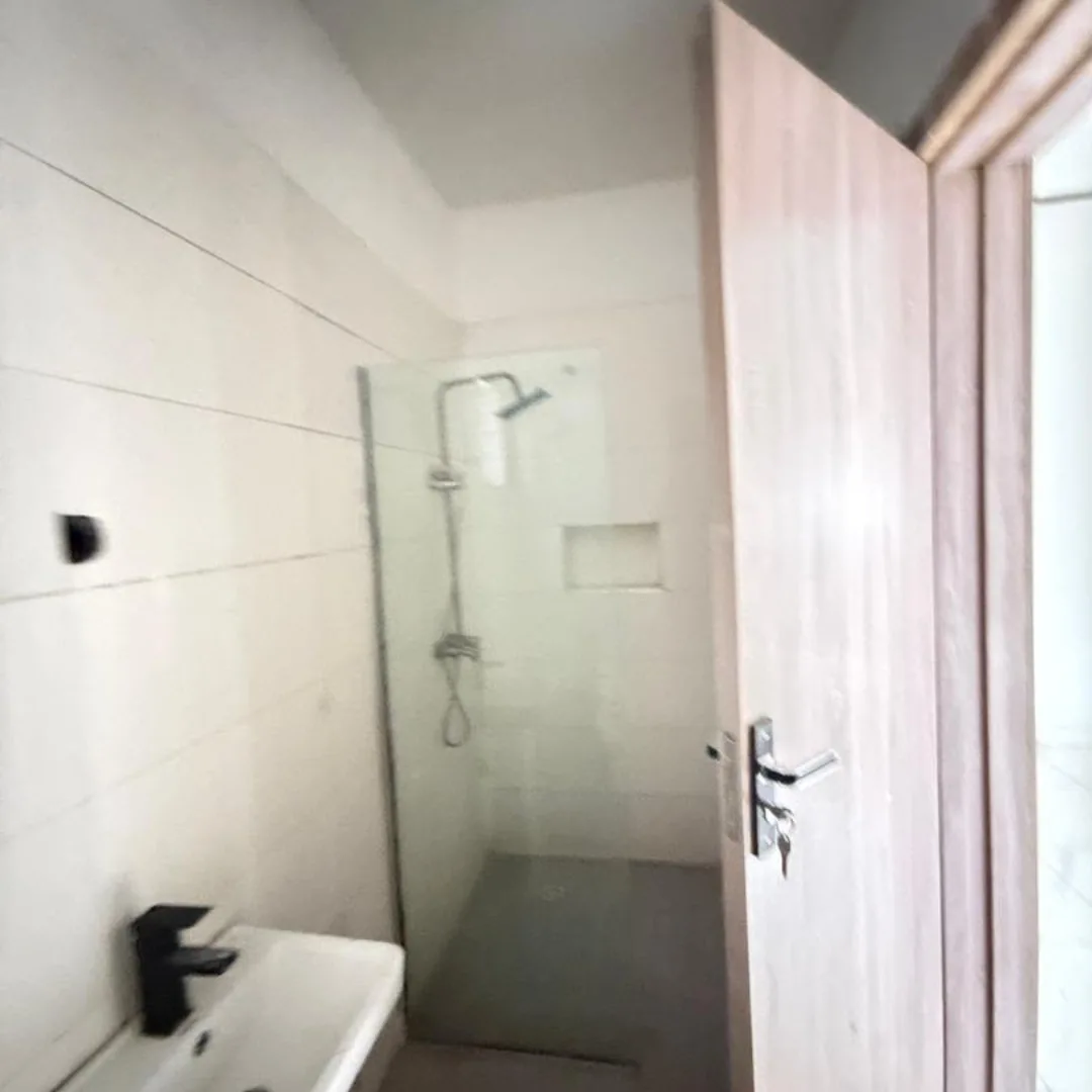 Modern 2-Bed in Ikate-Ilasan: Elevate Your Lifestyle