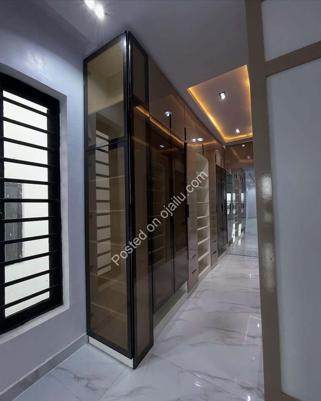 **Jacuzzi & Pool Oasis: 5BR Ikota Duplex – 400M**