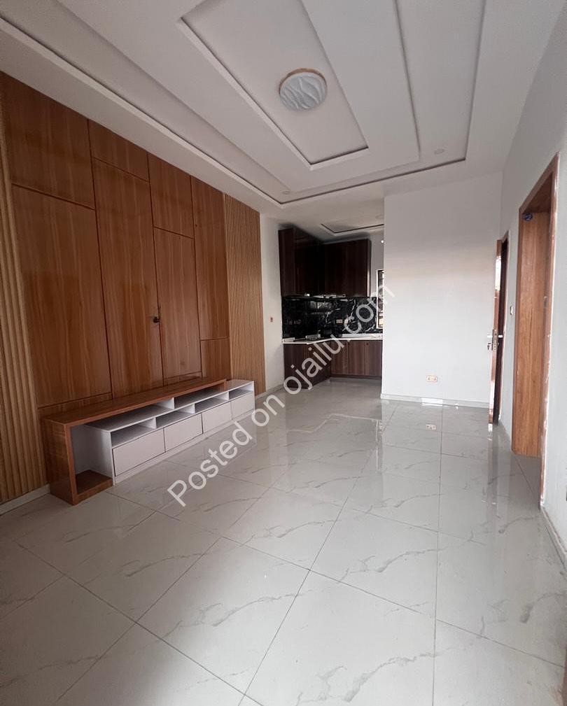 Spacious 1-Bed En-suite in Lekki for N60M