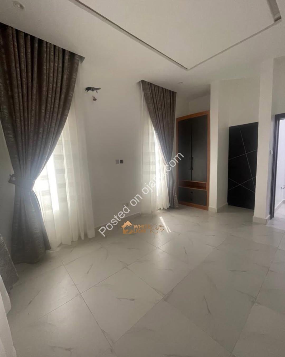 Contemporary 2-Bed with Soundproof Comfort in Agungi