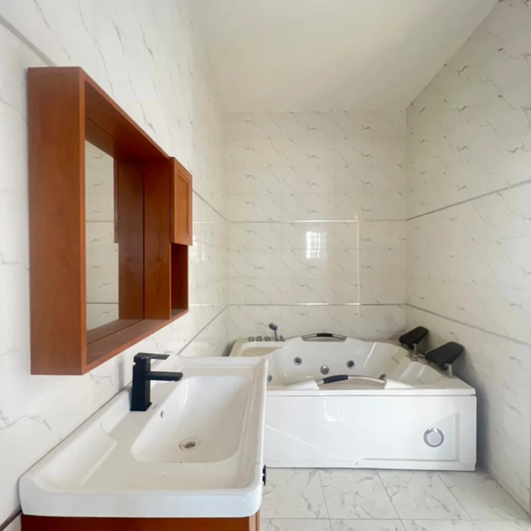 Orchid Oasis: 4-Bed Semi-Detached with BQ for 10M