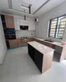 4 ensuite bedrooms, concrete floors & prime VGC location