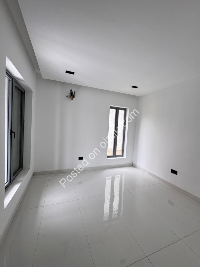 Private Elevator & Rooftop Luxury Await in Banana Island