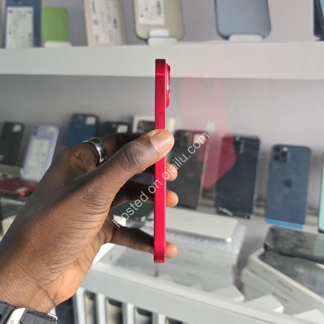 ₦560K! iPhone 14 Red, 128GB, UK Used, 89% Battery: Free Pouch + Privacy Guard